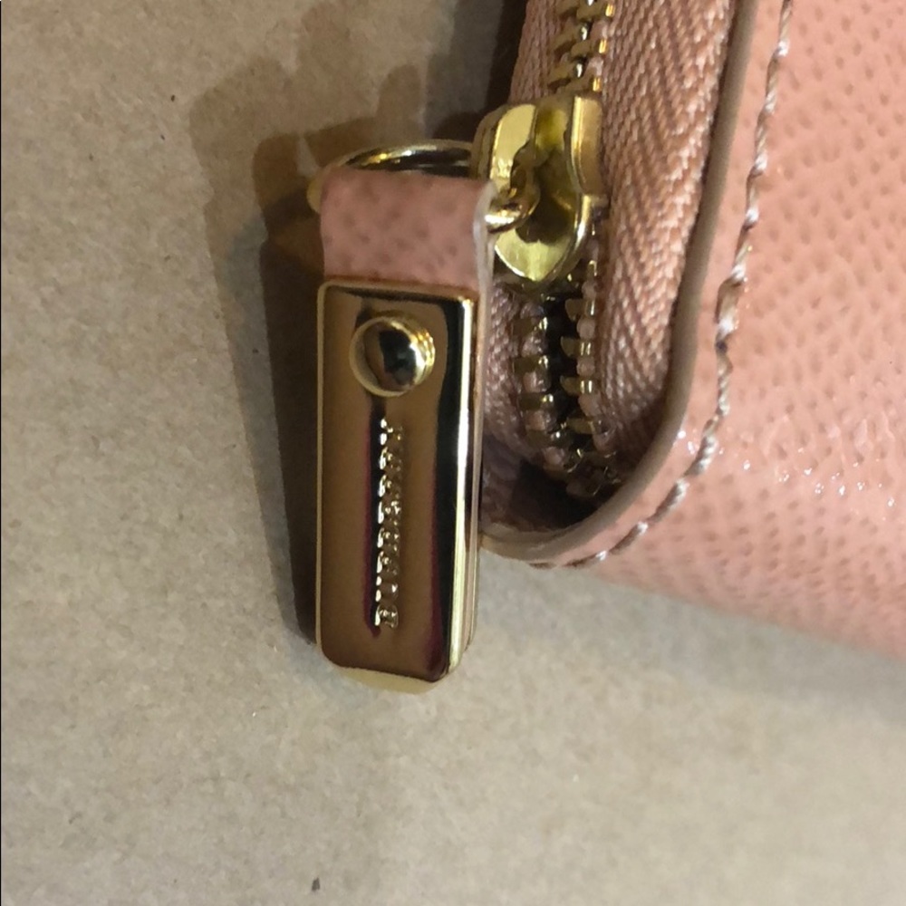 NWOT Burberry Calf Leather Zip Around Wallet - Picture 4 of 8